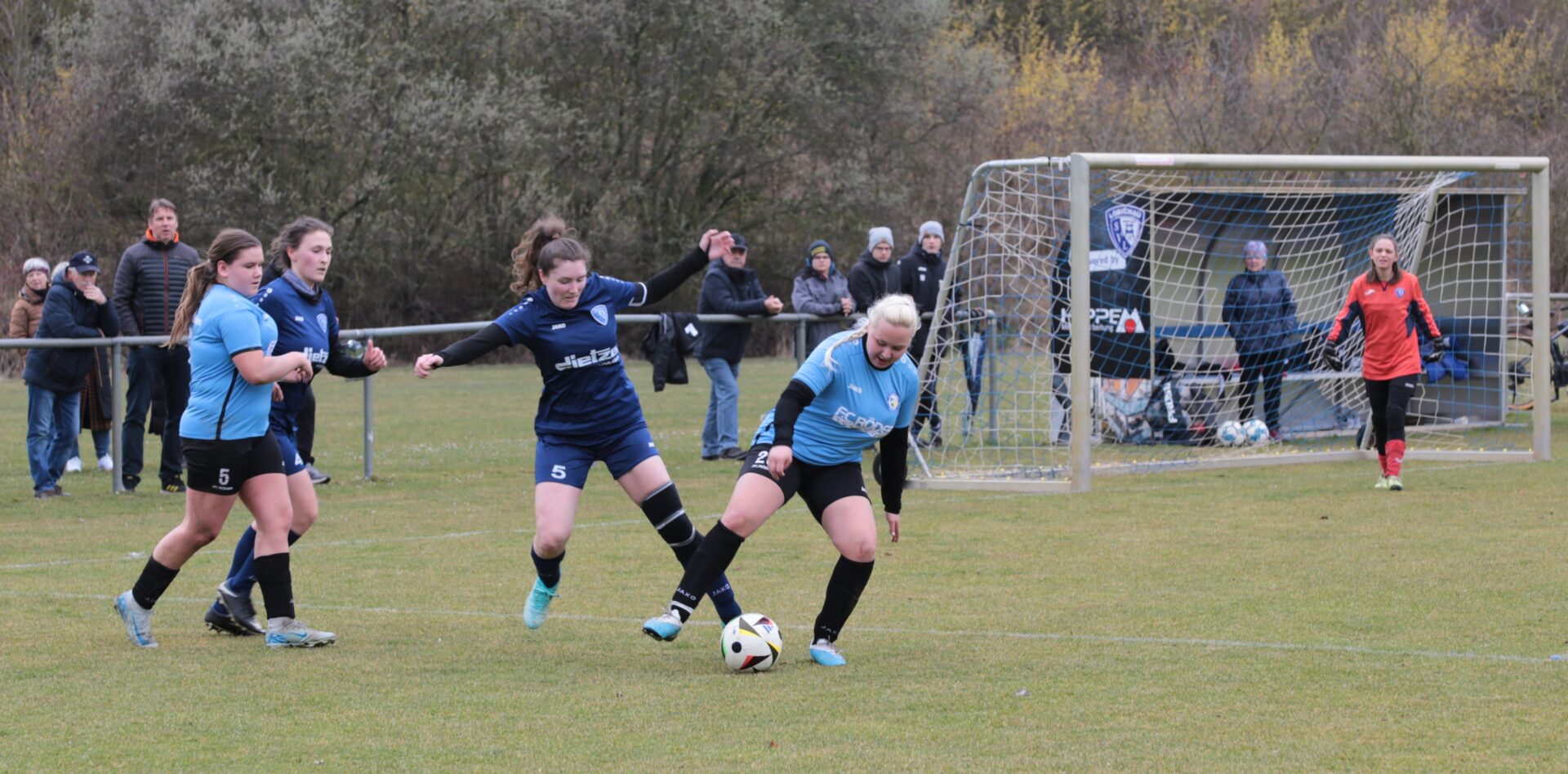 Knappe Niederlage trotz Führung: Frauen verlieren 2:1 in Löbichau